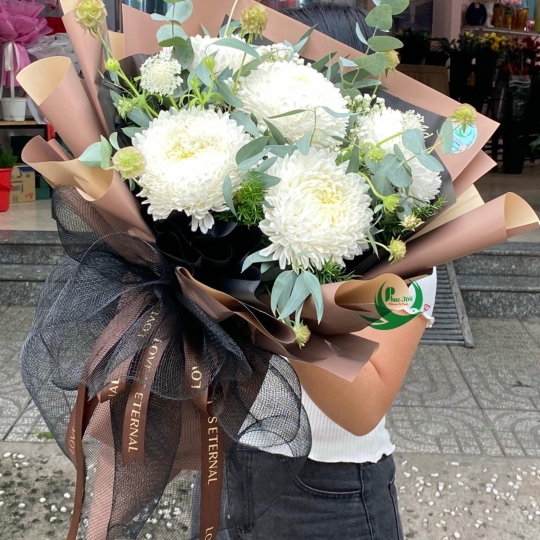 Bó hoa mẫu đơn trắng tinh khôi 