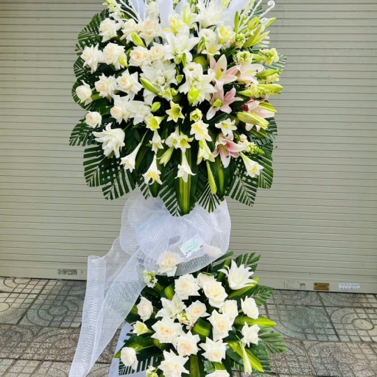 Hoa Viếng hoa ly trắng  và lá cao